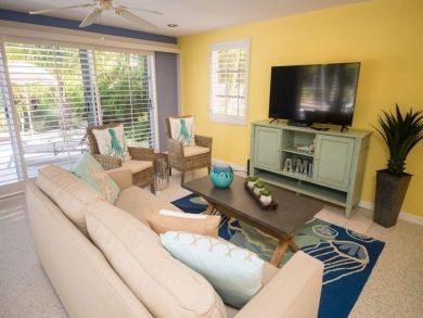 Stunning 3 Bedroom Home Private Pool, Spa, Boat Dock, B.Ball